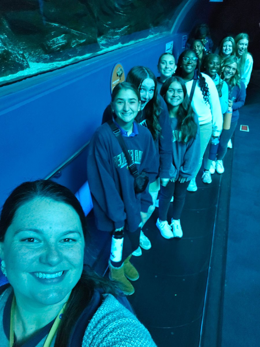 Landmark_LCS's tweet image. Exploring the depths of marine life at the Georgia Aquarium! 🌊🐠 We love an experiential learning opportunity, and our marine biology students had just that as they ventured through the Georgia Aquarium on their annual field trip!🌟 
#FieldTripFun #FutureMarineBiologists #LCS