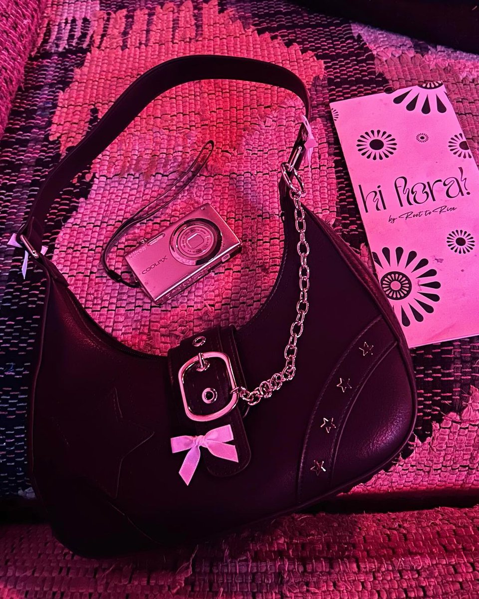 THIRDIDENTITY_'s tweet photo. VERY CUTESY, VERY DEMURE ୨୧🎀୨୧

@UHMGRCE STYLES THE CALIBRE BAG

https://t.co/1KKp66wwbW

#thirdidentity #3IDCalibreBag #handbag #y2k #y2kaesthetic #y2kbag https://t.co/KUyRAb2IRT