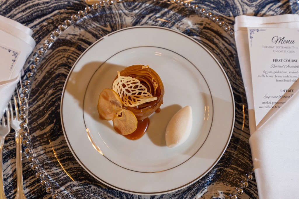 Savor the season with our cozy apple crisp, crowned with vanilla ice cream and a whimsical pastry leaf 🍂
.⁠
.⁠
.⁠
#DesignCuisineEvents #DC #WashingtonDC #dcweddingplanners #dcweddings #dcbrides #dcfoodie #weddingcatering #dccatering #creativefood #foodie #weddingplanners