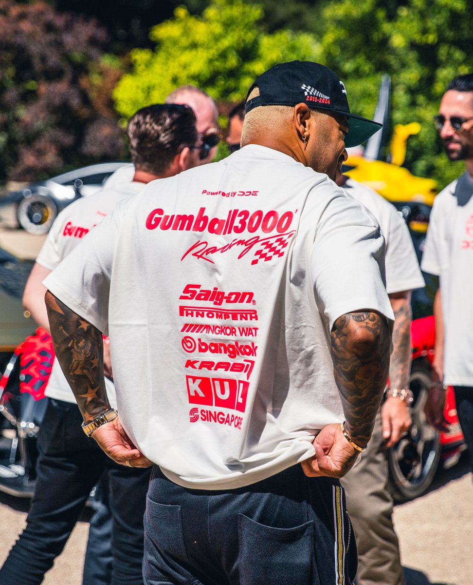 gumball3000's tweet photo. GTA loading screen... but make it Gumball 🏎
Have you picked up your DDE X Gumball3000 apparel yet?
Link in Bio 👆🏼
#Gumball3000 #DailyDrivenExotics #GumballFamily #GumballLife #DDE #Hypercars #Supercars https://t.co/we4EwxUwMy
