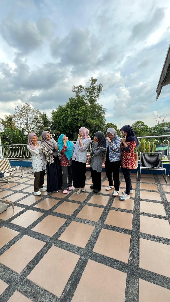 pipitfitriana32's tweet image. Bagian tersulit dalam hidup adalah bertahan, bertahan untuk tetap hidup, bertahan untuk tetap waras, bertahan untuk tetap menjadi baik-baik saja, bertahan untuk tetap tenang dari banyaknya hal-hal yang tidak sesuai dengan Ekspektasi.

#slide1 #mode #tawakarir
#slide2 #mode #resmi