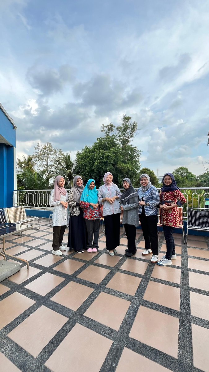 pipitfitriana32's tweet image. Bagian tersulit dalam hidup adalah bertahan, bertahan untuk tetap hidup, bertahan untuk tetap waras, bertahan untuk tetap menjadi baik-baik saja, bertahan untuk tetap tenang dari banyaknya hal-hal yang tidak sesuai dengan Ekspektasi.

#slide1 #mode #tawakarir
#slide2 #mode #resmi