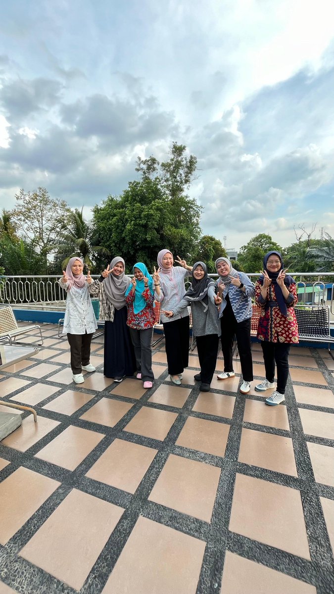 pipitfitriana32's tweet image. Bagian tersulit dalam hidup adalah bertahan, bertahan untuk tetap hidup, bertahan untuk tetap waras, bertahan untuk tetap menjadi baik-baik saja, bertahan untuk tetap tenang dari banyaknya hal-hal yang tidak sesuai dengan Ekspektasi.

#slide1 #mode #tawakarir
#slide2 #mode #resmi