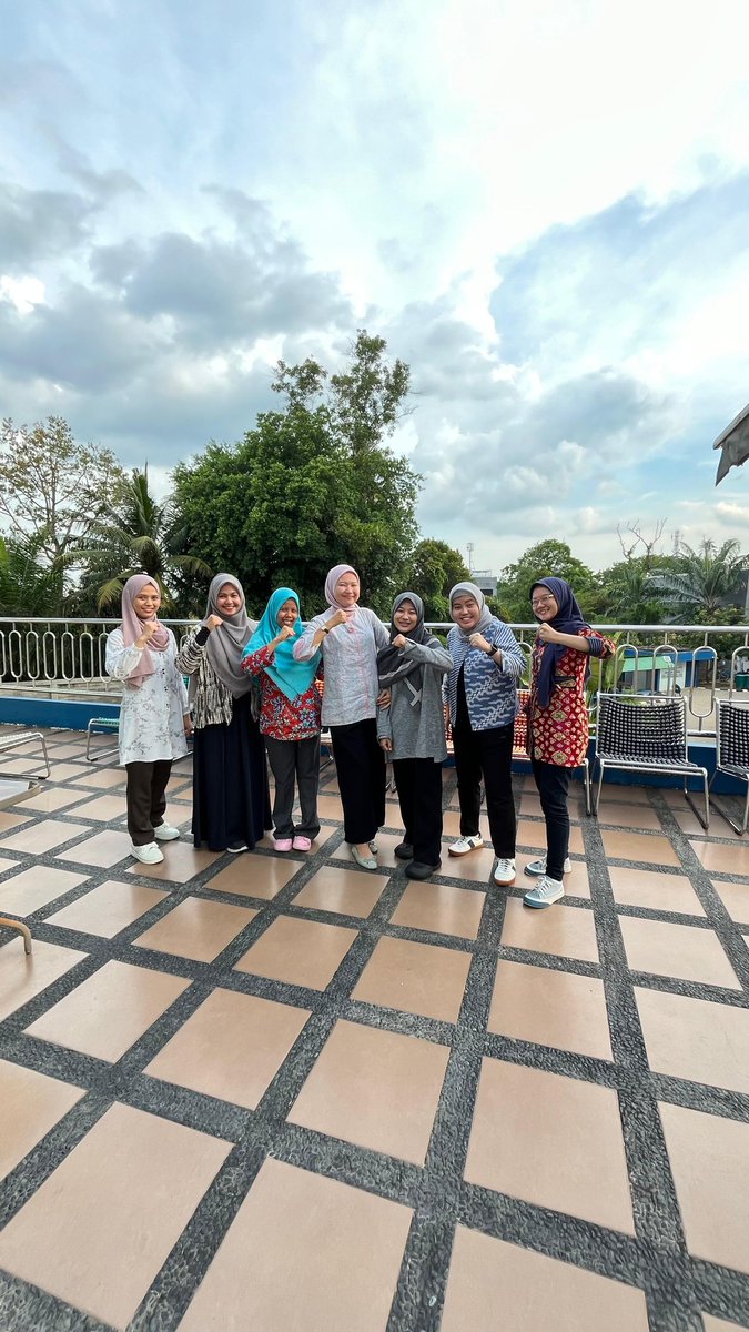 pipitfitriana32's tweet image. Bagian tersulit dalam hidup adalah bertahan, bertahan untuk tetap hidup, bertahan untuk tetap waras, bertahan untuk tetap menjadi baik-baik saja, bertahan untuk tetap tenang dari banyaknya hal-hal yang tidak sesuai dengan Ekspektasi.

#slide1 #mode #tawakarir
#slide2 #mode #resmi