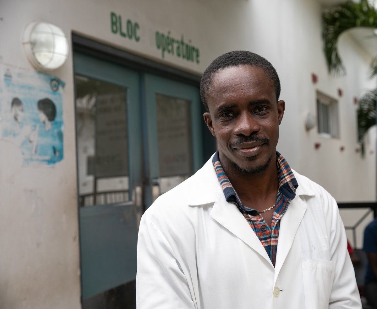 Dr. Jules, Chief of Surgery at SBH in #Haiti, along w/ his team, conducted 63 #BreastCancer surgeries in 2023. They’re working on outreach initiatives with our community health team, hoping to catch cases earlier.
October is #BreastCancerAwarenessMonth.
Photo by <a href="/nadiatodres/">Nadia Todres</a>