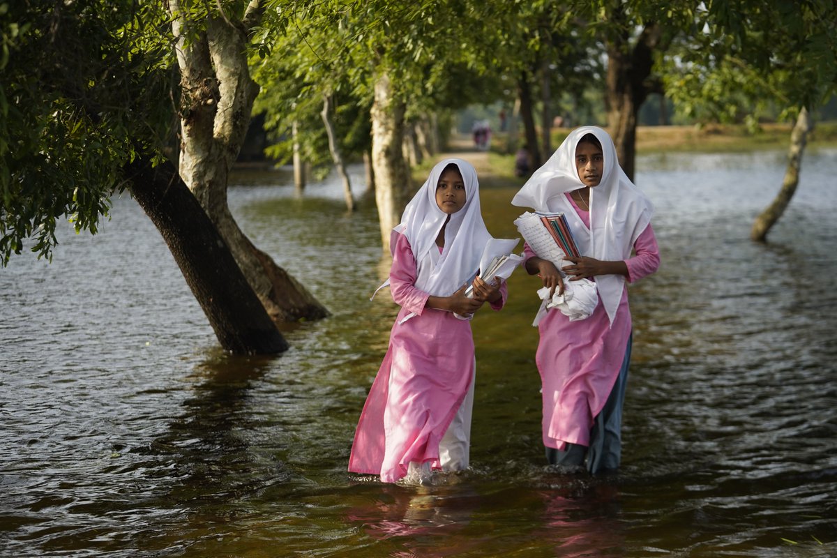 🌏1 billion children live in countries facing extreme climate risks
🎒Over 175 million children are out of school

At the 12th #GlobalDP, we'll discuss how Anticipatory Action in coordination helps meet children’s rights to uninterrupted learning.

events.anticipation-hub.org/global-dialogu…