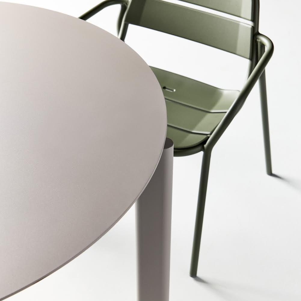 ignacio_id's tweet photo. Contour, the line of #inclusive #tables I designed for Landscapeforms is now available. 

Follow me on Instagram @ciocchini_design https://t.co/90RgdDdqSv