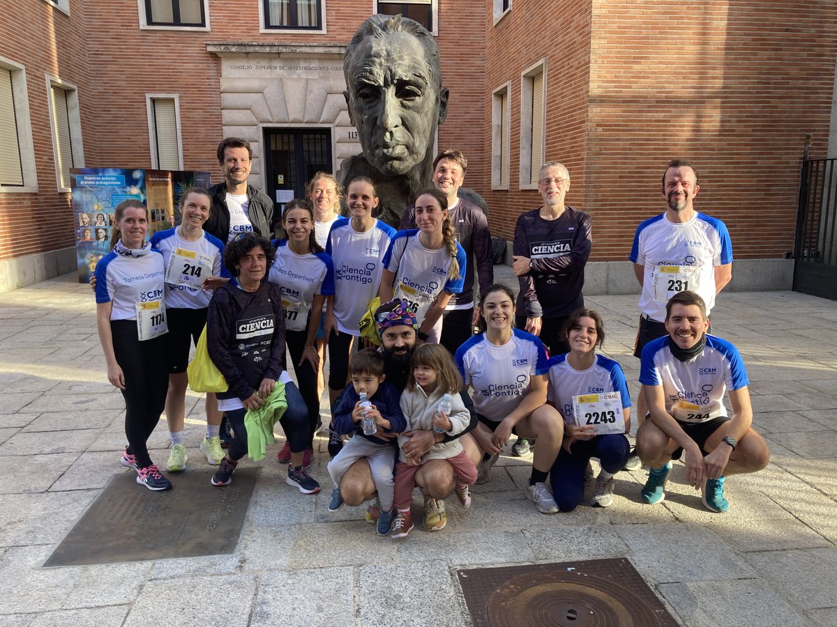 CBM_CSIC_UAM's tweet photo. ¡Enhorabuena a tod@s l@s que participasteis ayer en la Carrera de la Ciencia del @CSIC! La representación del CBM fue nutrida y llegaron todos a la meta, con niños incluidos. ¡Unos campeones! 🏅
#yocorroporlaciencia @CSICdivulga https://t.co/GbnEeBCjHd