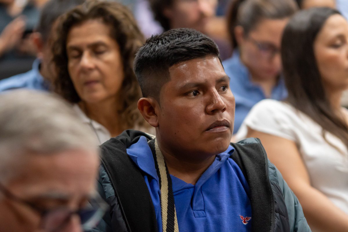 #Hoy la viceministra <a href="/Acaicedo2/">AnaLu Caicedo</a> participa en el diálogo intersectorial: Retos y Oportunidades de financiamiento para la Investigación Marina de 🇨🇴, un espacio estratégico para socializar las acciones de #MinCiencias en la conservación de los ecosistemas marino-costeros.