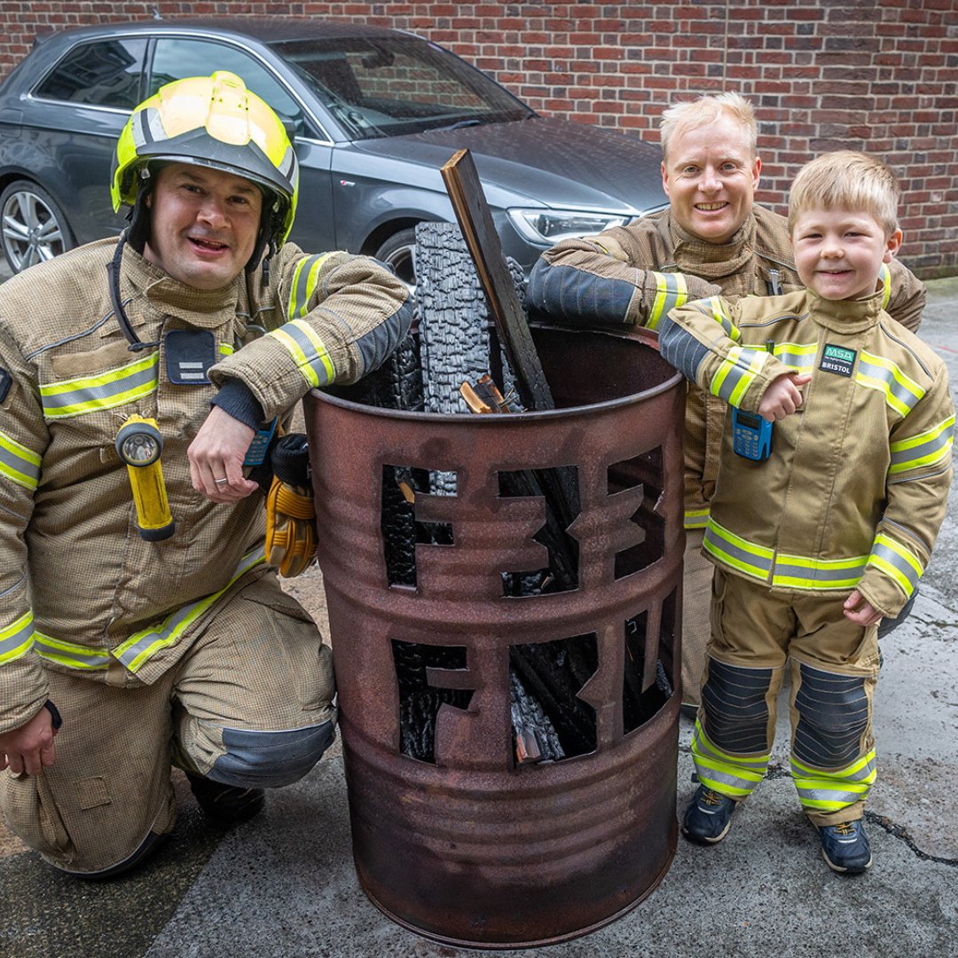 MakeAWishUK's tweet image. Throughout leukaemia treatment, Monty (age 5) found a love for firefighting thanks to TV character, Fireman Sam 🔥

On his wish ‘to be a Firefighter’ with @LondonFire #Whitechapel, Monty wore firefighting gear and took part in drills including a water and vehicle rescue! 🚒