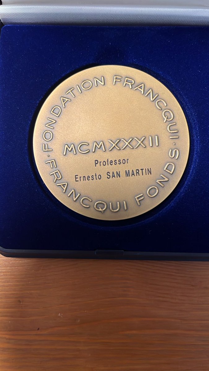 LIES_matUC's tweet photo. ✨ El jueves recién pasado fue la ceremonia de entrega de la Medalla International Francqui Professor al profesor Ernesto San Martín, @LaplaceRasch  🎓🏅 ¡Un merecido reconocimiento a su brillante trayectoria! 🎉

Aquí les dejamos algunas fotos de ese momento inolvidable 📸🤩 https://t.co/WfxdajcCbG