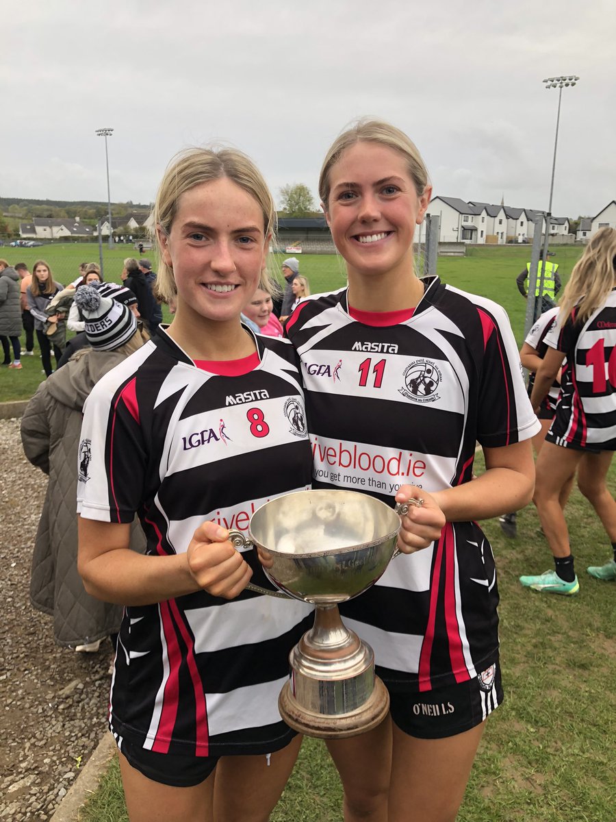 BeausangMairead's tweet photo. Junior A County Champions🏆 Well deserved victory for this super panel🖤🤍🩷 Magpies Abú!
#proud #cantseeitcantbeit https://t.co/S4dEIF5t8J