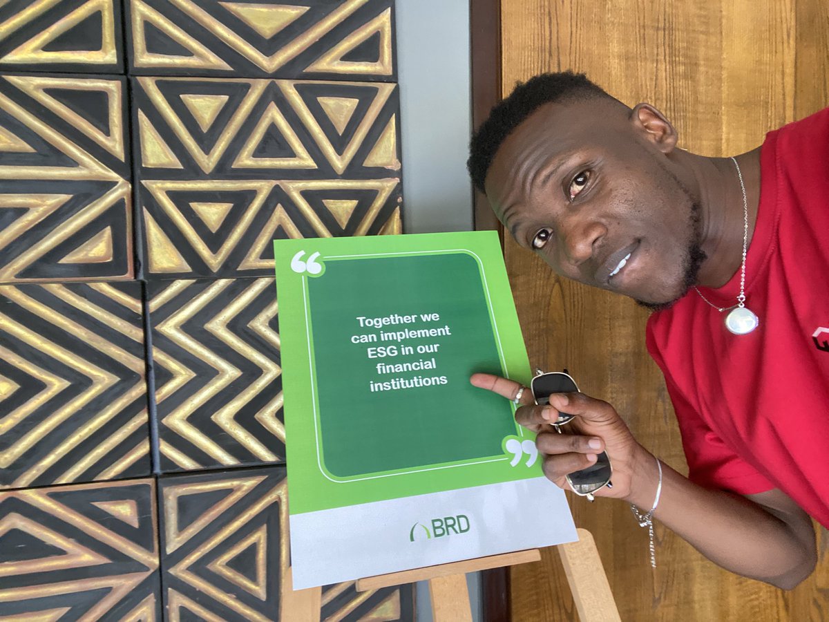 PaulSelah's tweet photo. Each time I am in Rwanda for team buildings, I carry a book 📕 to read and my crazy self!!!😊
The most fun I can ever have at a job!!! #BRD Team building with Red Woods! 
#TeamBuildings #Hype #TakeOver #Life https://t.co/npPLJkaodC