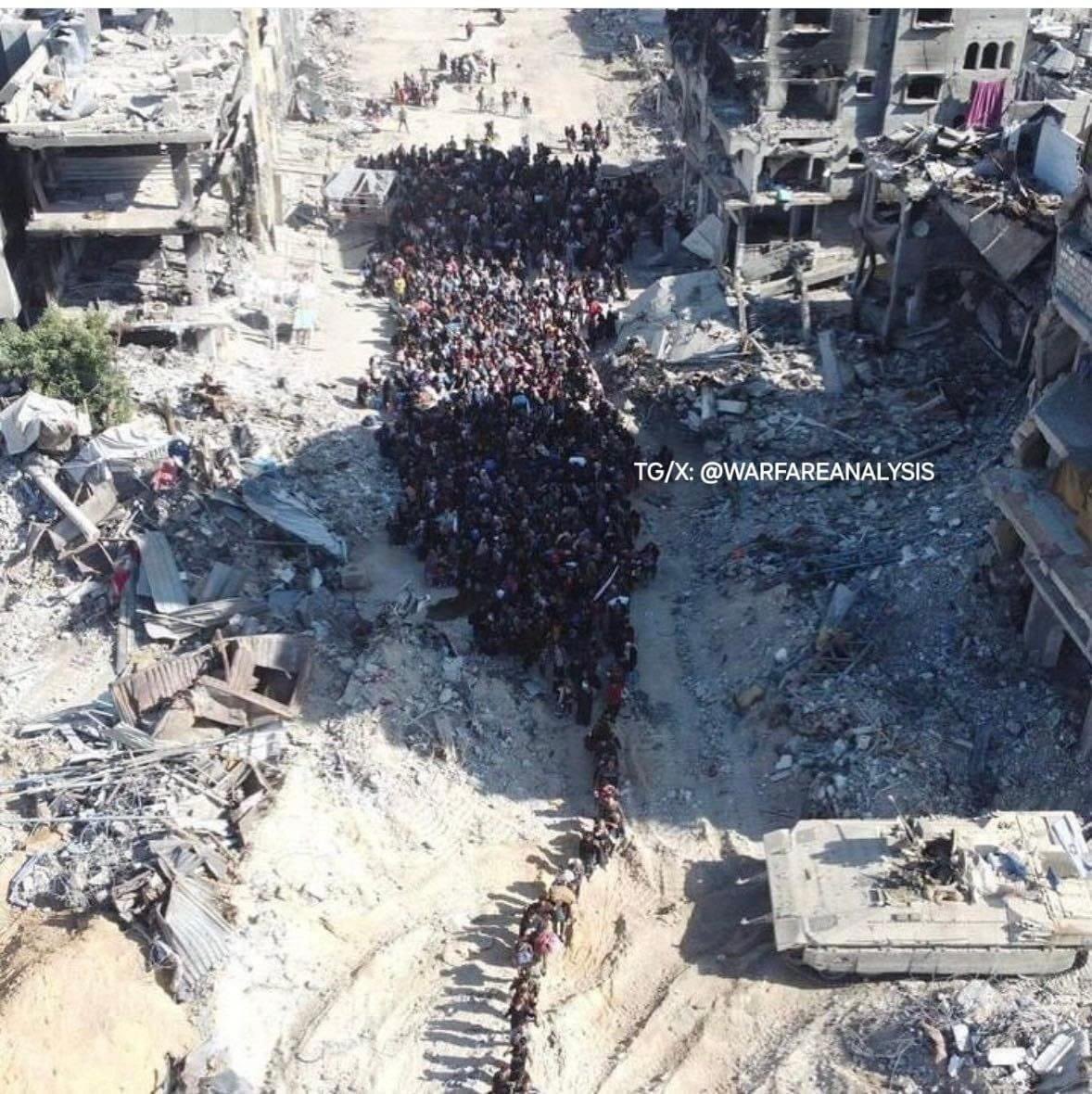 Northern #Gaza is being evacuated &amp; ethnically cleansed.

O humans,hav our hearts become dead or hav we become accustomed to seeing this cruê|ty?
Palestinians face Expulsion &amp;Suffering,while we rest in peace💔
Dead HUMANITY
Dead <a href="/UNHumanRights/">UN Human Rights</a>
Dead <a href="/UN/">United Nations</a>
Dead <a href="/OIC_OCI/">OIC</a> &amp; Arab Rulers