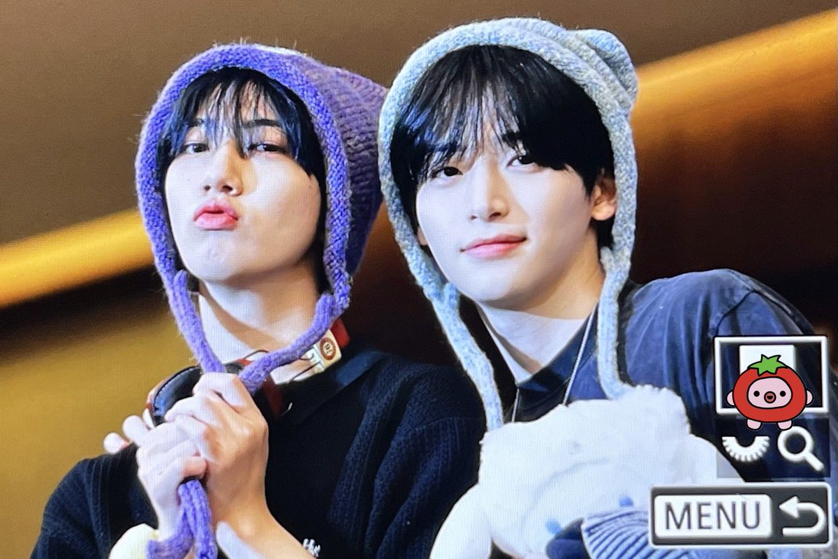 둘이 요즘 자주 붙어있는것같애요….? 
자주 껴안아줘🥹