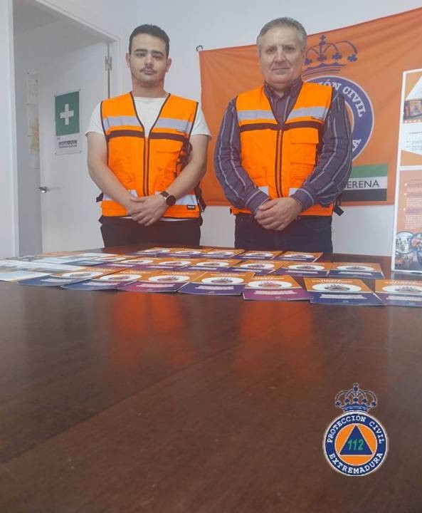 Lunes 21 de Octubre.
Se a continuado con el 3ºReparto de folletos dentro de la Campaña Para Formar Parte Del Voluntario Protección Civil En Vva De La Serena.