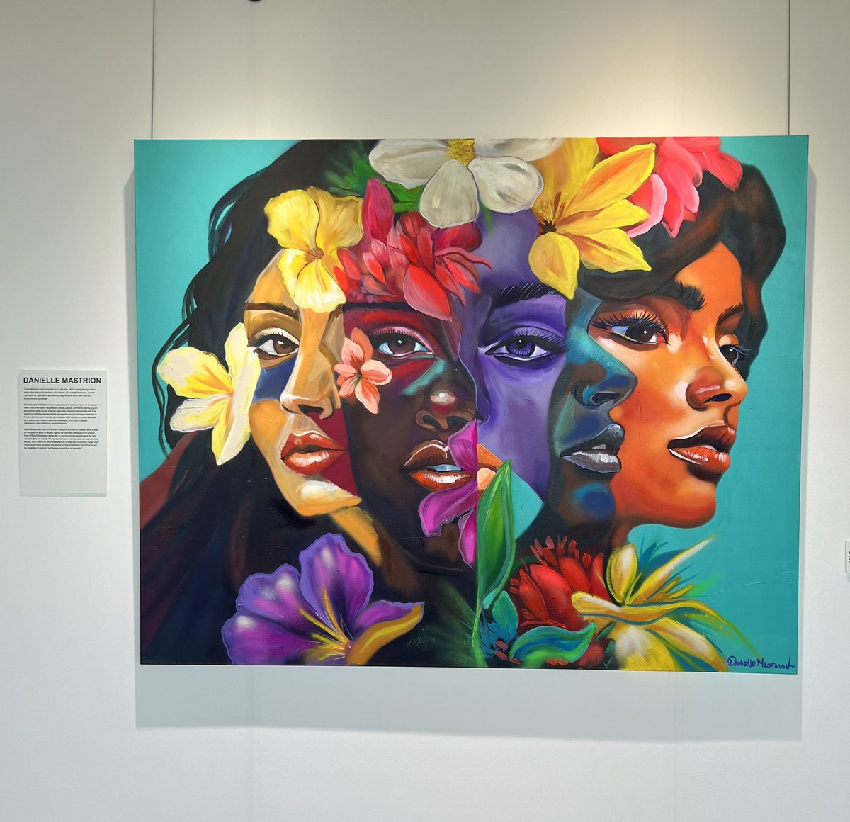 Besides being my childhood best friend (most important!) <a href="/DANIELLEBKNYC/">DANIELLE MASTRION</a> is also the daughter of a refugee - whose family fled the horrors of WWII and rebuilt their life in NYC

Street Art is Female is on display <a href="/UN/">United Nations</a> <a href="/VisitUN/">Visit United Nations</a> until 29 November

🖼️👩‍🎨🎨🇺🇳💙⤵️