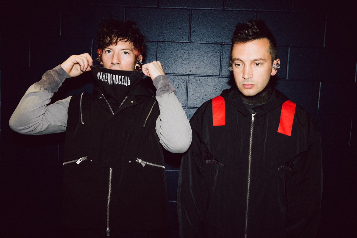 twentyonepilots's tweet photo. quietly waiting for more shøws |-/ https://t.co/GCIKUXdm71