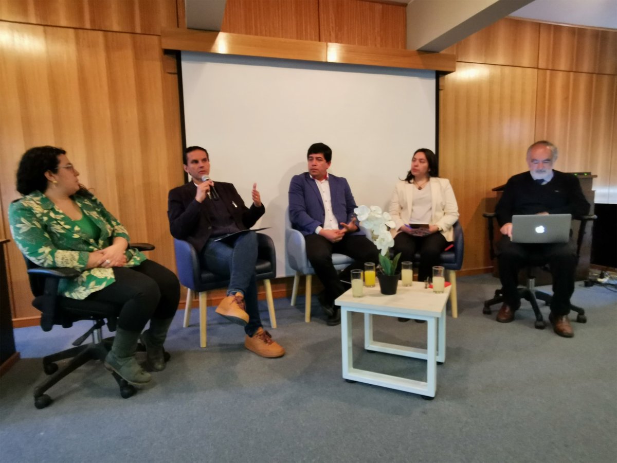 📸 Te dejamos algunas fotos del Segundo Congreso RedCERT 🌎✨

Este congreso fue un espacio clave para el intercambio de experiencias y la discusión de los desafíos que enfrentan las regiones.

¡Gracias a todos los que hicieron posible este gran evento! 👏

<a href="/LPT_UCT/">LPT UCTemuco</a> <a href="/IDERUFRO/">IDER - UFRO</a>