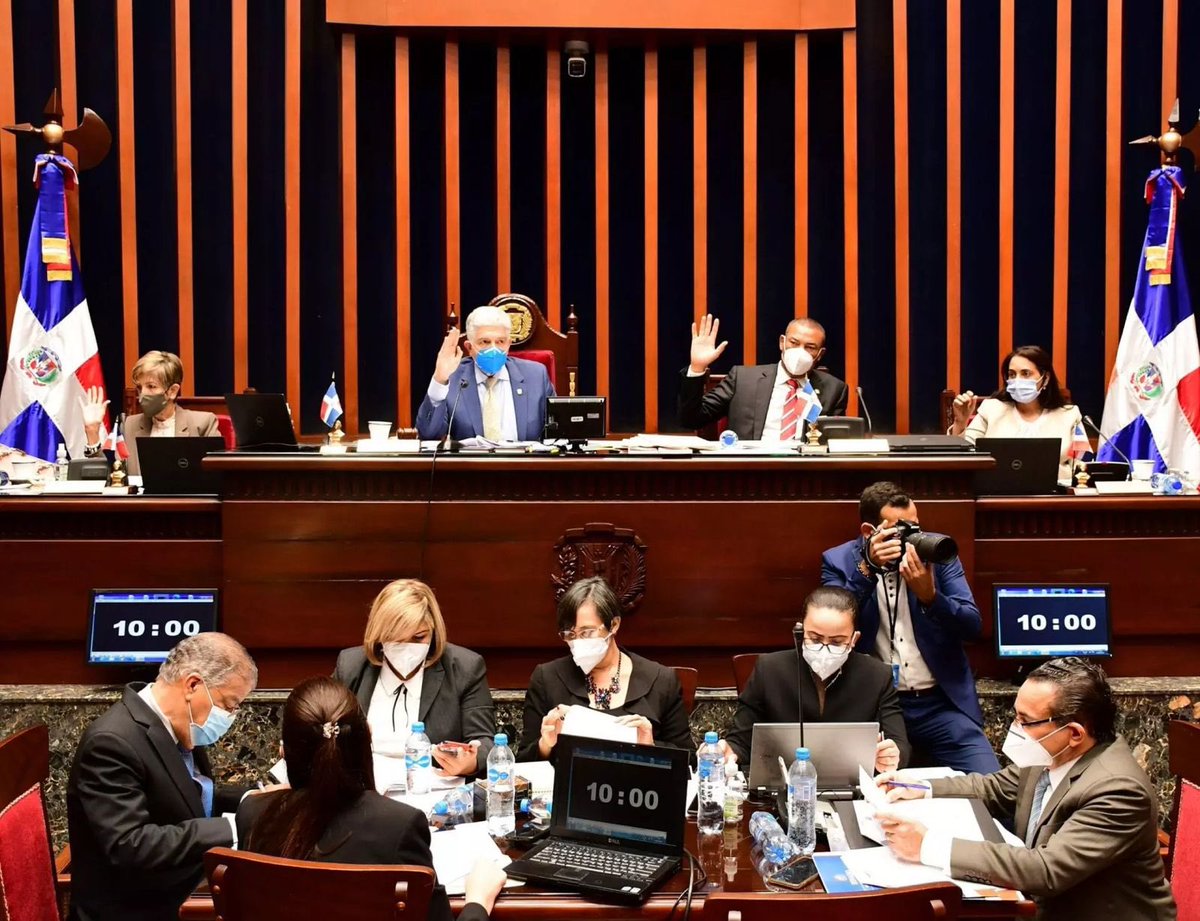 frankhsoto's tweet photo. El retiro por parte del Pte. @luisabinader la Reforma de Modernización Fiscal, es una demostración de un Pte que escucha su gente, comprometido con la democracia y el bienestar de #RD. 

Instó al pueblo Dominicano a que siga apoyando todas las iniciativas de @luisabinader. https://t.co/qr4918MiZk