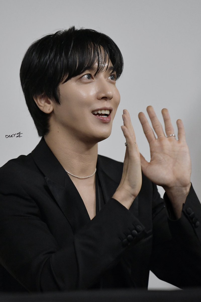 yon_cn4's tweet photo. 20241017 CNBLUE 팬사인회

@JYHeffect 

#CNBLUE #씨엔블루 #정용화 
#JUNGYONGHWA https://t.co/CSG5u6bqDr