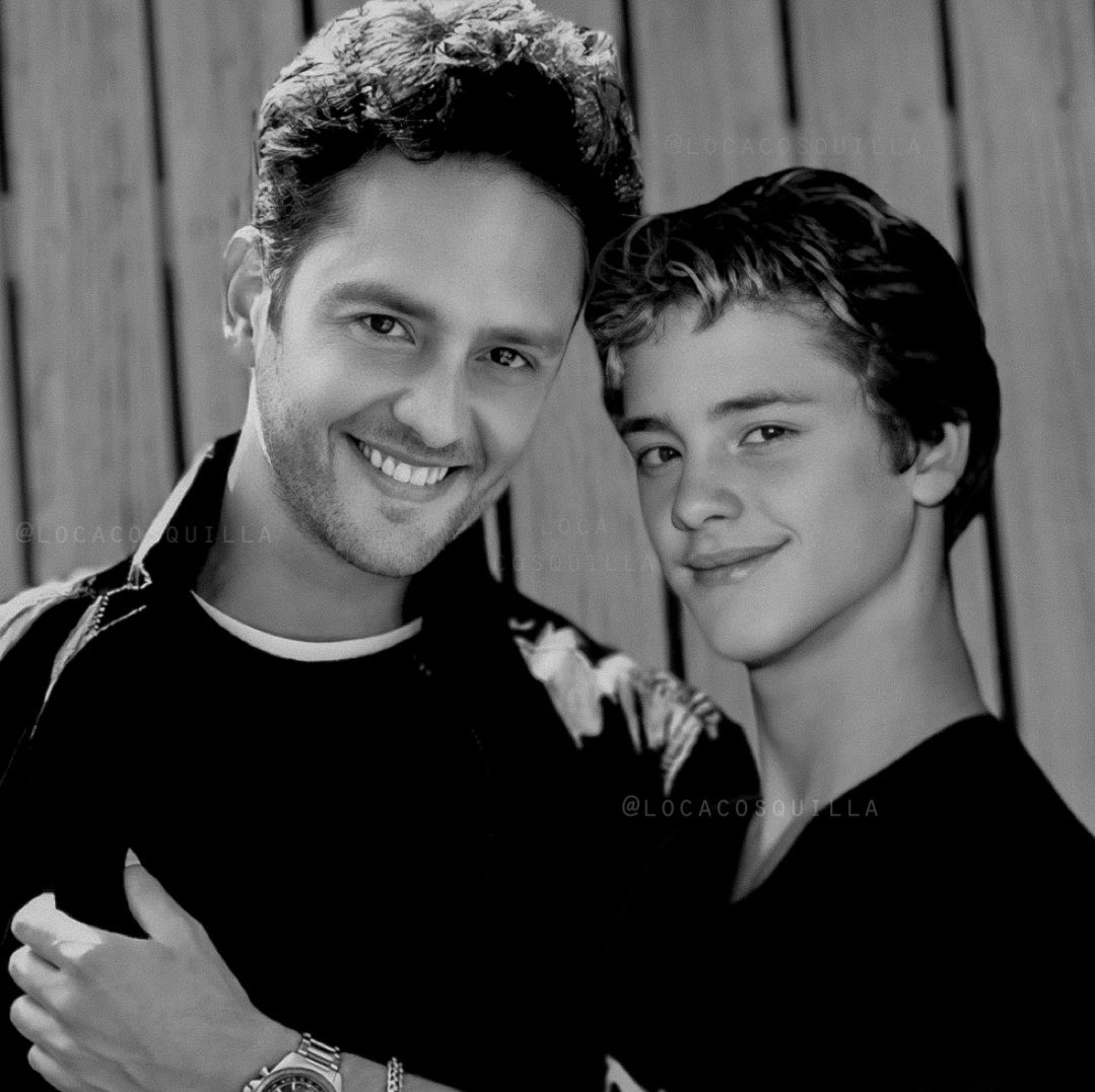 locacosquilla's tweet photo. llegó el día y ya son 38 ✨
feliz cumpleaños @christopheruck 💙 https://t.co/3N35xdCJlU