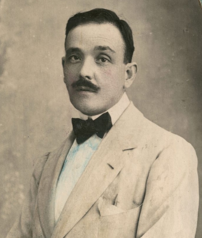 L’Ajuntament dels Pallaresos homenatjarà dissabte Jujol en el 75è aniversari de la seva mort

👉👉diaridigital.tarragona21.com/lajuntament-de…

<a href="/AjElsPallaresos/">Ajuntament dels Pallaresos</a> <a href="/modernismeCAT/">@modernismeCAT</a> <a href="/bcn_modernisme/">Barcelona Modernisme</a> <a href="/COACatalunya/">Col·legi d’Arquitectes de Catalunya</a> #Jujol #Tarragona