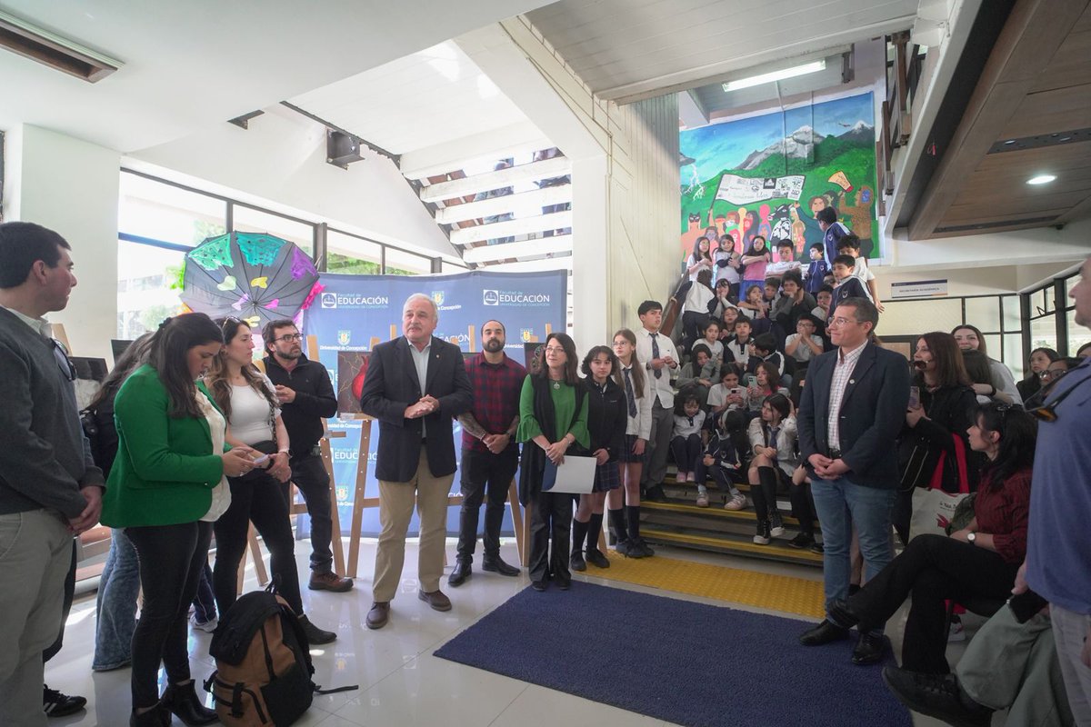Desde el 14 al 25 de octubre, nuestra Facultad albergará la exposición «Color, Forma e Imaginario Visual», una muestra de trabajos realizados por estudiantes de primero básico a cuarto medio del Instituto de Humanidades de Concepción.

educacion.udec.cl/color-forma-e-…