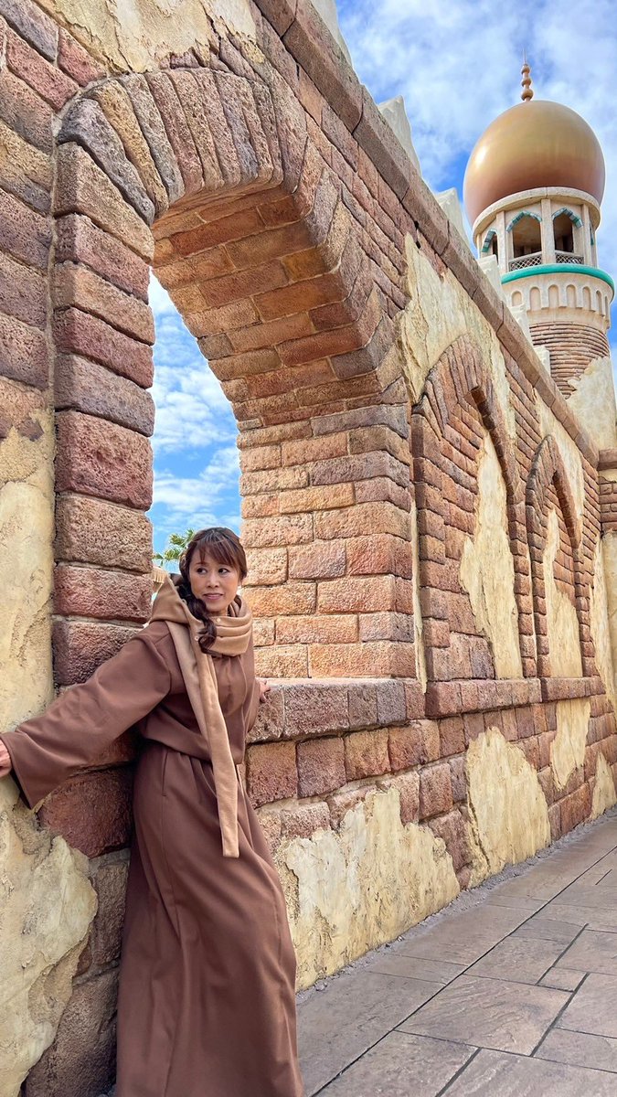 kaoriasoh's tweet photo. 人生2回目の #Dハロ もやっぱりジャスミン💚今回は、お城を抜け出してみたの！

そこには

最高の風景と出会いが待っていた✨✨

#アラジン
#ジャスミン
#Dハロ
#ディズニー https://t.co/fot4OmKlr2