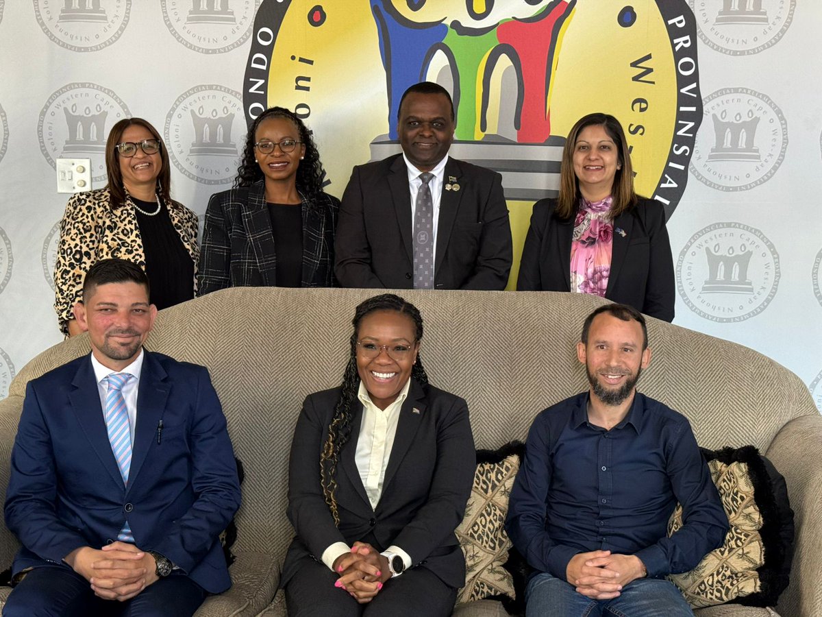 The AGSA also met with Speaker of the Provincial Legislature Daylin Mitchell and Deputy Speaker Reagan Allen and congratulated the legislature for its clean audit. The AG was accompanied by members of team AGSA including the Bongi Ngoma, Sharonne Adams and Sangeeta Kallen