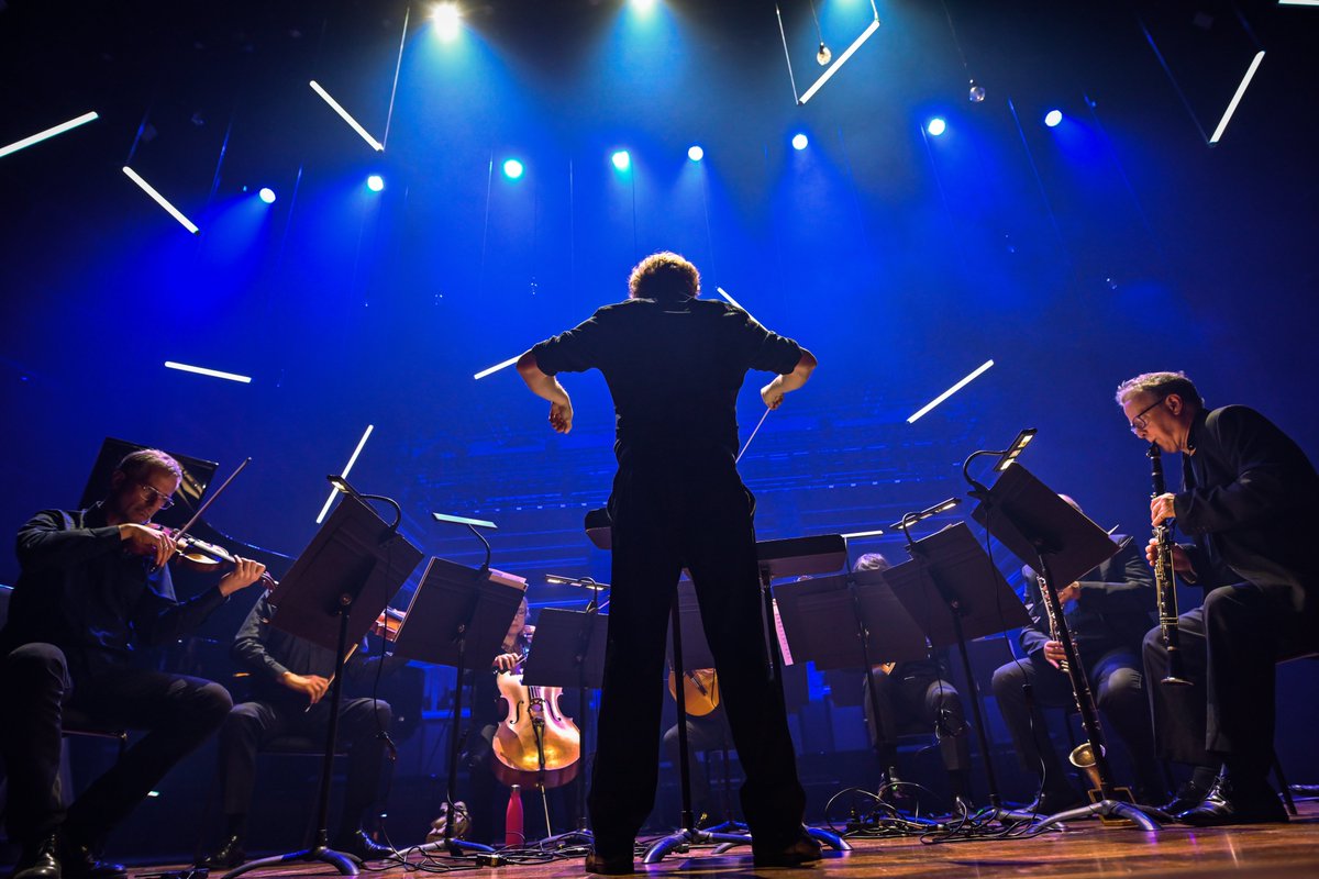 Ldn_Sinfonietta's tweet photo. What an unforgettable start to the season!✨🎶

⭐⭐⭐⭐"A beauty and titanic expressive force which makes most contemporary music seem small. Bravo to the Sinfonietta for bringing it to us." - Ivan Hewett, The Telegraph

📸Monika S Jakubowska https://t.co/pBZbzCePPP
