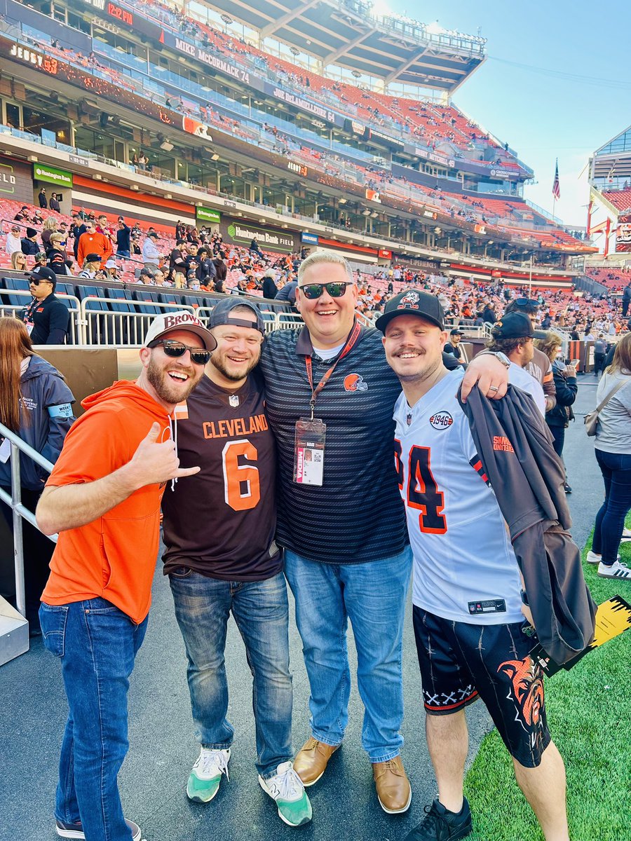 EliShort1's tweet photo. @KenCarman Photo of some of the fans who didn’t cheer when Watson went down. https://t.co/qZWZDRl2Ks