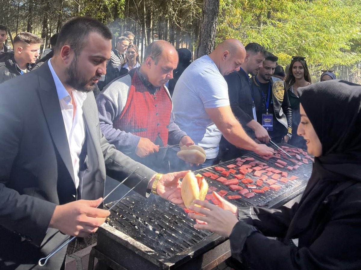📍ISPARTA✨

Isparta teşkilatımız Bölge Koordinatörümüz <a href="/enesuur_/">Enes UĞUR 🇹🇷</a> ‘un katılımlarıyla,Kampüse Hoş Geldin stantlarımızda tanıştıkları8️⃣0️⃣0️⃣üniversiteli arkadaşımızla piknik programında bir araya geldi☀️

ÜniAK her gün dolu dolu, her gün sizlerle😎

<a href="/eyupkadirinan/">Eyyüp Kadir İnan</a> 
<a href="/mucahidsuleyman/">Mücahid Süleyman Daldallı</a>