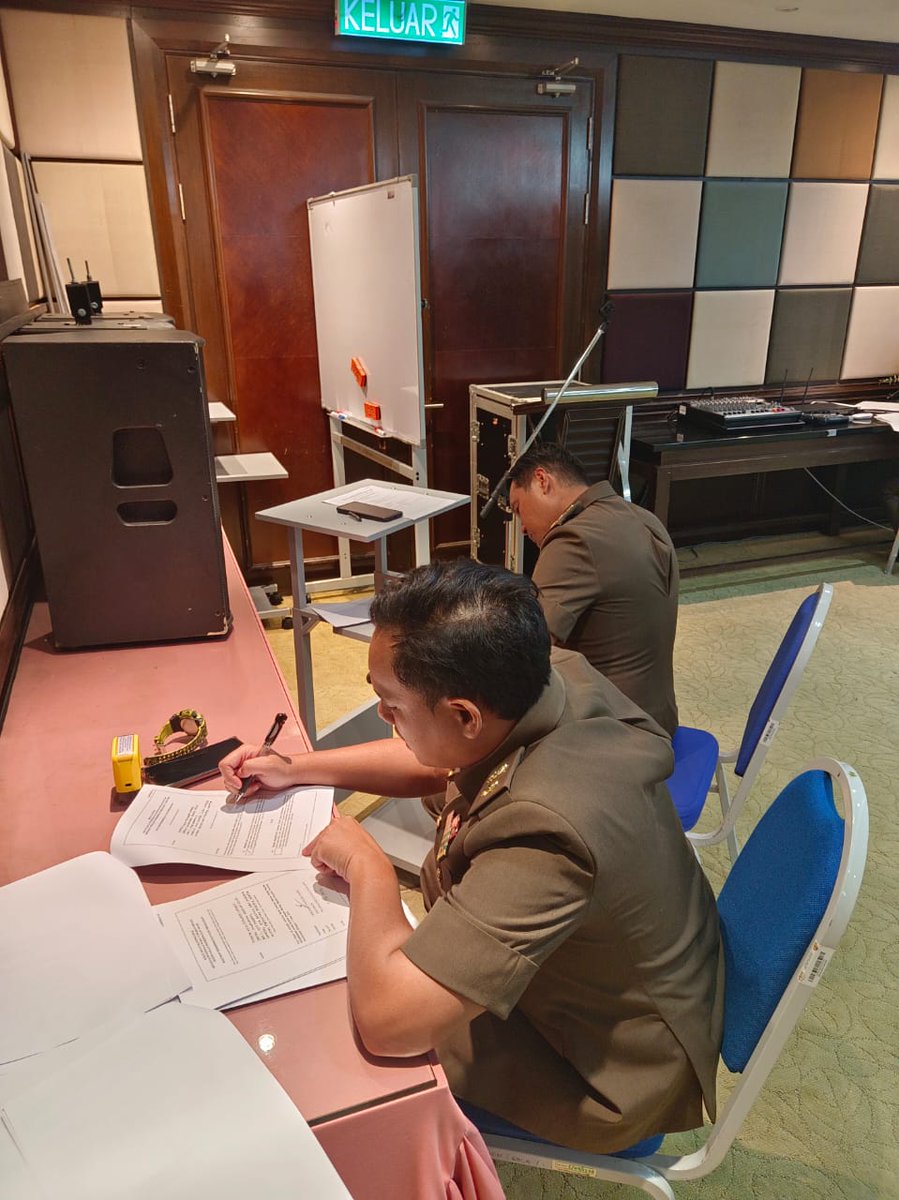 Pada hari ini, telah berlangsung sesi menandatangani Borang Opsyen Sistem Saraan Perkhidmatan Awam (SSPA) oleh pegawai dan kakitangan di Ibu Pejabat Jabatan Sukarelawan Malaysia (RELA), Putrajaya sempena bermulanya tempoh penawaran Opsyen SSPA