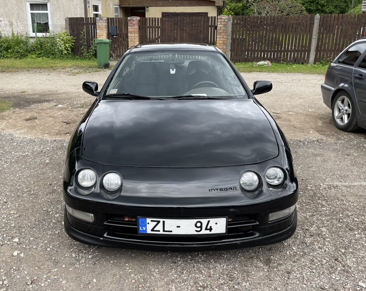 RuncisZaabakos's tweet photo. @propernator @NeXuS_CS2 @propernator got some badass summer car 🔥🔥 https://t.co/jJTjcOXHox