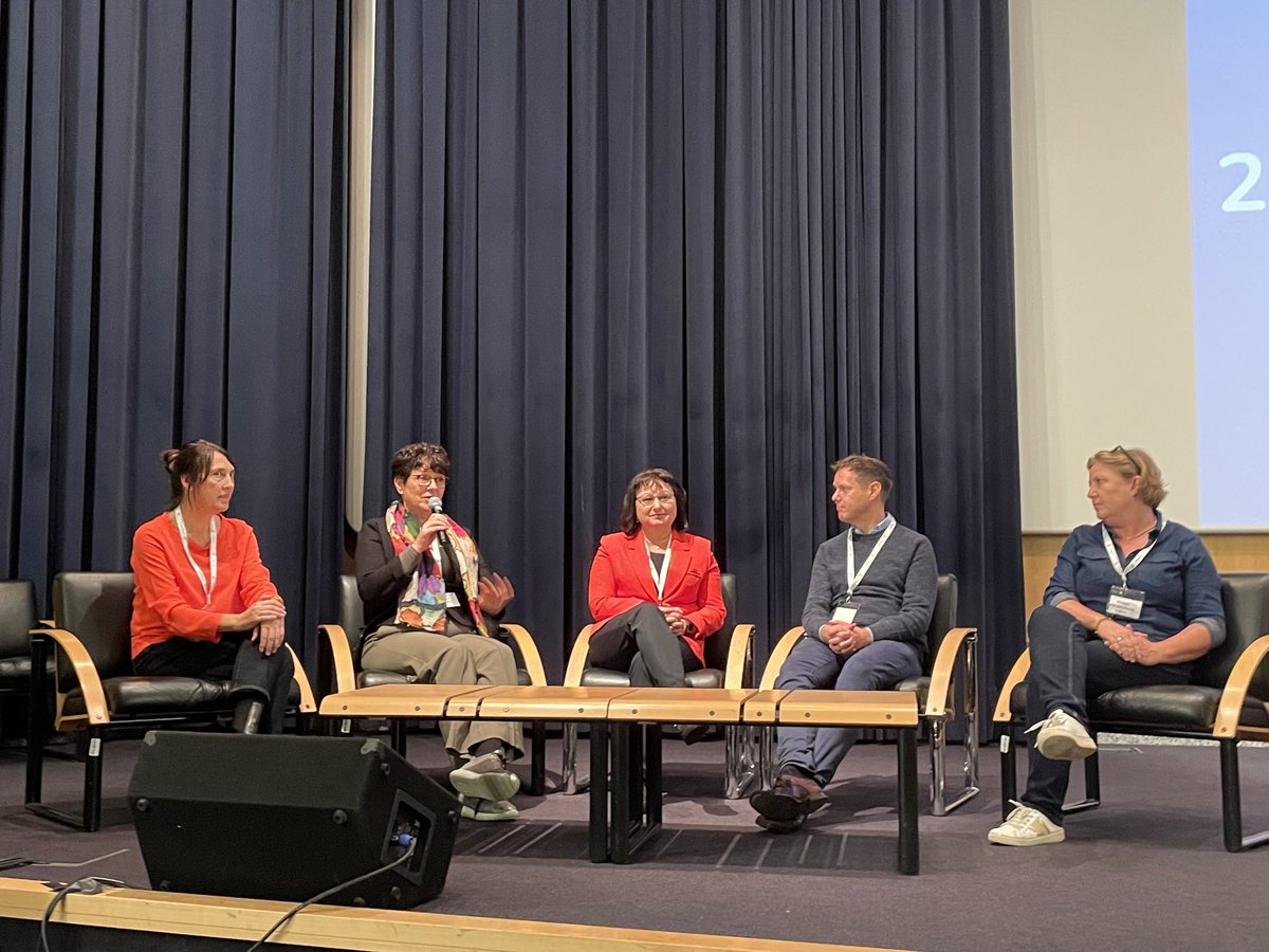 PaulByrne_ESHA's tweet image. Petra van Haren, Director of ESHA,participating in the first panel discussion at the DIPS (Development International Projects for Schools) conference in Brussels Each panelist identified what they considered to be success in education  #DIPS24