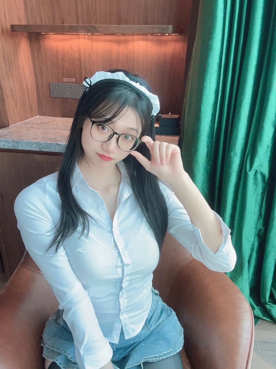 【网友投稿 No.1125】反差眼镜小姐姐 #眼镜娘 #眼镜妹 #投稿 #反差 #投稿曝光 #女友 #女友分享 #女友系列 #女同学 #女同事 https://t.co/YG6vuUWz20