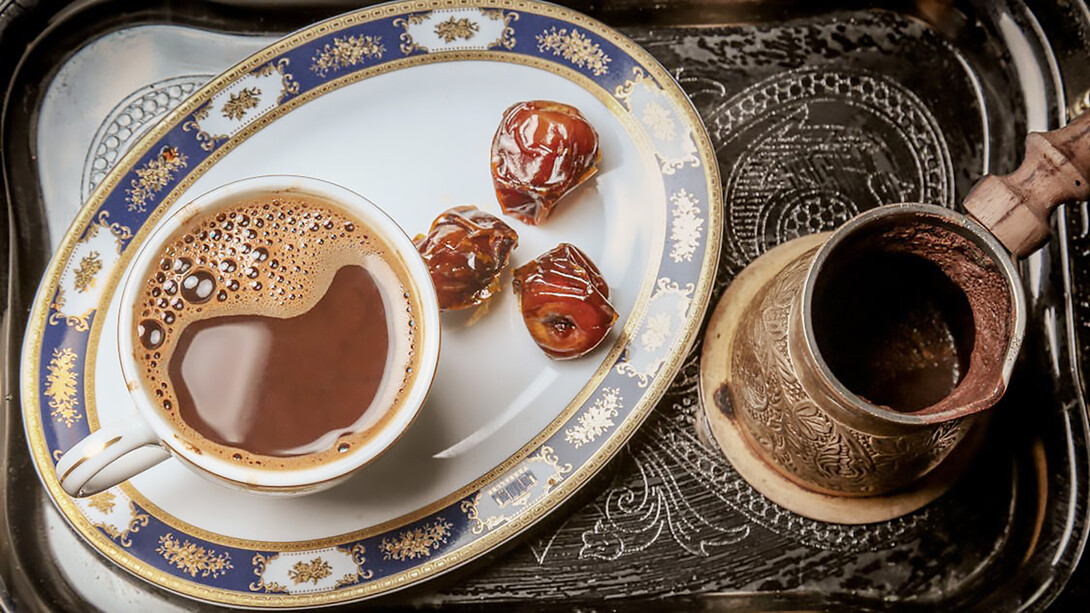 javakidz24's tweet image. Ever noticed coffee tastes different as it cools? That’s because our taste buds are more sensitive at lower temperatures, revealing subtle flavors and aromas hidden in the heat. So, slow down and savor the changes! ☕🌡️ #CoffeeTips #FlavorJourney