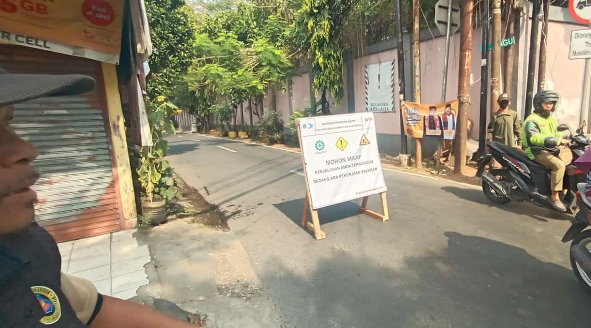 Ada penutupan jalan sementara