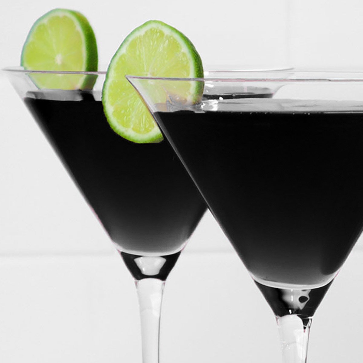 LoveFoodFeed's tweet photo. Looking for the perfect spooky sips? 🖤👻 Check out these best black cocktail recipes for Halloween! Dark, delicious, and sure to impress your guests. Click the link in bio for the full list, and tag a friend who loves a mysterious drink!
https://t.co/BmC0YNq1Nt https://t.co/SDjZzIpqNT