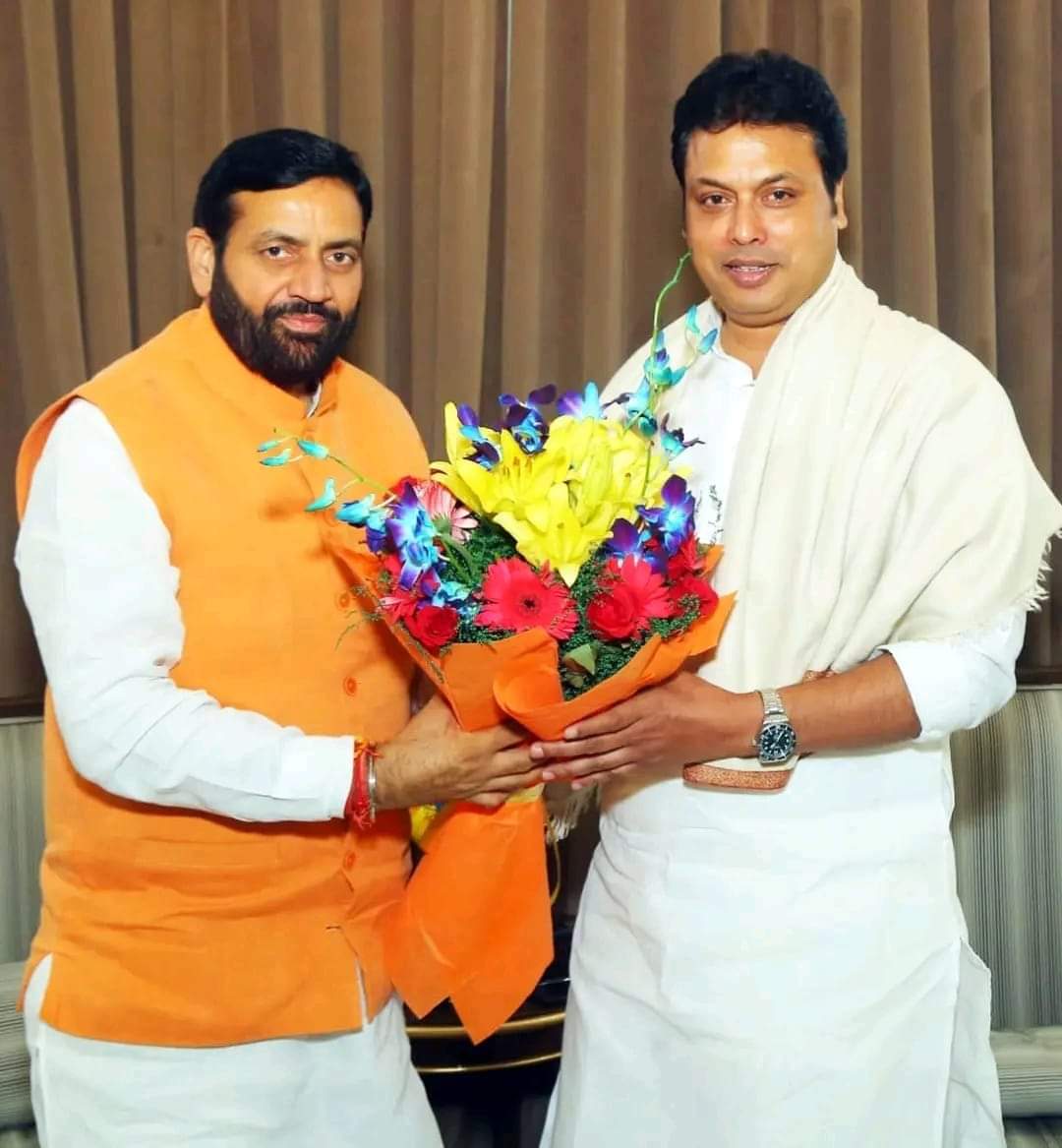 विधानसभा चुनाव के प्रदेश सह-प्रभारी रहे त्रिपुरा के पूर्व मुख्यमंत्री एवं लोकसभा सांसद श्री <a href="/BjpBiplab/">Biplab Kumar Deb</a> जी से उनके आवास पर आत्मीय भेंट की।

इस अवसर पर विभिन्न महत्वपूर्ण विषयों पर चर्चा हुई।