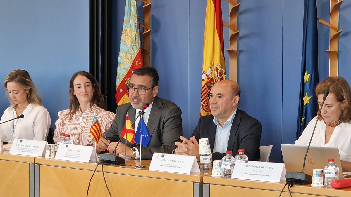 GVAfonseuropeus's tweet photo. 👋 En el día de hoy celebramos en Valencia el Comité de Seguimiento del Programa FSE+ Comunitat Valenciana 2021-2027 donde informamos sobre cómo ejecutamos las actuaciones financiadas por la #UE 🇪🇺 en el ámbito social en la #ComunitatValenciana https://t.co/vHrOxJNkHB
