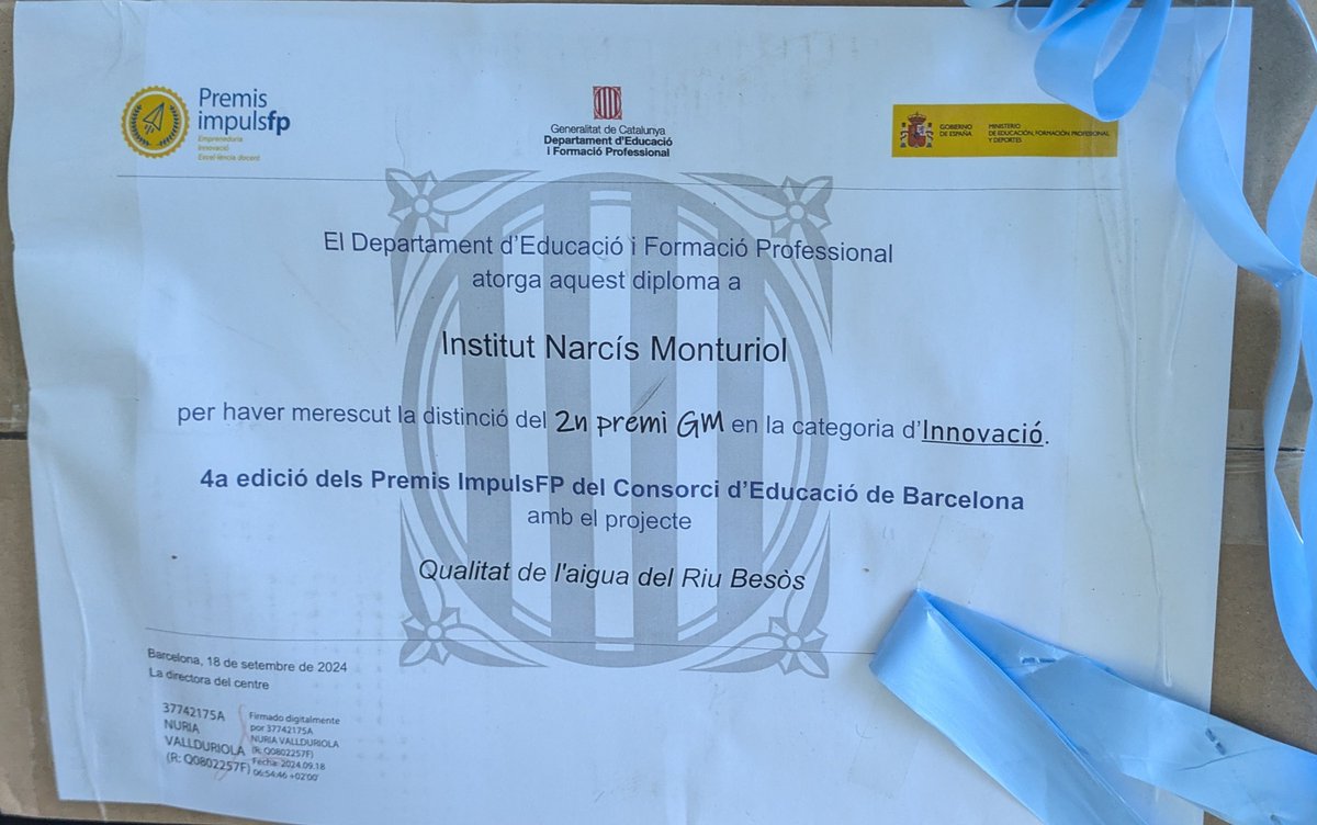 A l'<a href="/InsNarMont/">INS Narcís Monturiol</a> estem orgullosos del grup del CFGM d’Operacions de Laboratori format per l'Íngrid, la Mariela i la Maria que han guanyat el 2n Premi CFGM <a href="/impulsfp/">ImpulsFP 💡</a> a la Innovació i ens ho han entregat al <a href="/INSPedralbes/">Institut Pedralbes</a>. Moltes gràcies. <a href="/innovaFP/">Programa innovaFP</a>