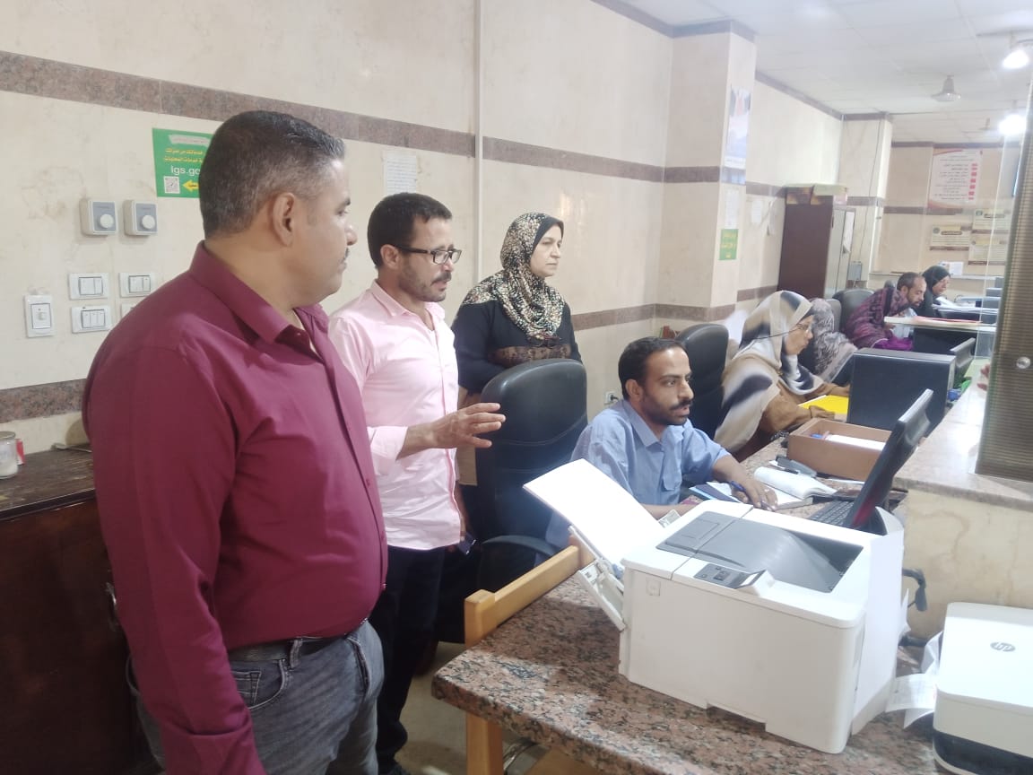 assiutgovernor1's tweet photo. محافظ أسيوط يشدد على دفع وتيرة العمل بملف التصالح في مخالفات البناء ورئيس مركز ساحل سليم يتابع منظومة التصالح بمقر المركز التكنولوجي https://t.co/qmqZ9JtsJA