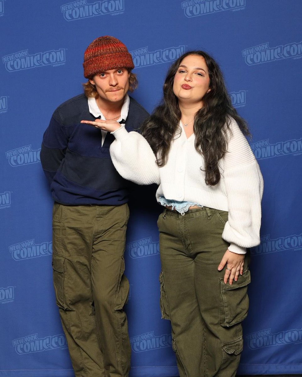 tomgcthinker's tweet photo. tom with fans during nycc!

via keigoskunt, poets__muse, marvellie_ https://t.co/qcish1JvyV