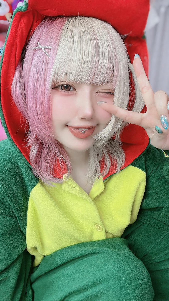 shu_beggar's tweet photo. 【🎁プレゼント企画開催🎁】
┈┈┈┈┈┈┈┈┈┈
①レムコスQUOカード(3名様)
②名前入り落書きチェキ(10名様)
.
欲しい方の番号を"引用ﾘﾎﾟｽﾄ"で
教えてくださいね ✍︎(＾ω＾)ｶｷｶｷ✨
(どちらでもって方は記載無しでok!)
┈┈┈┈┈┈┈┈┈┈
《参加方法✍️》
しゅまる(@shu_beggar )のﾌｫﾛｰと
この投稿を引用ﾘﾎﾟｽﾄするだけで🙆‍♀️🌈
(名前に推しﾏ『🦖🍭』で当選率Up⁉️)
.
※10/22⏰23:59〆切
#プレゼント企画 
#いいねかRPでフォロー