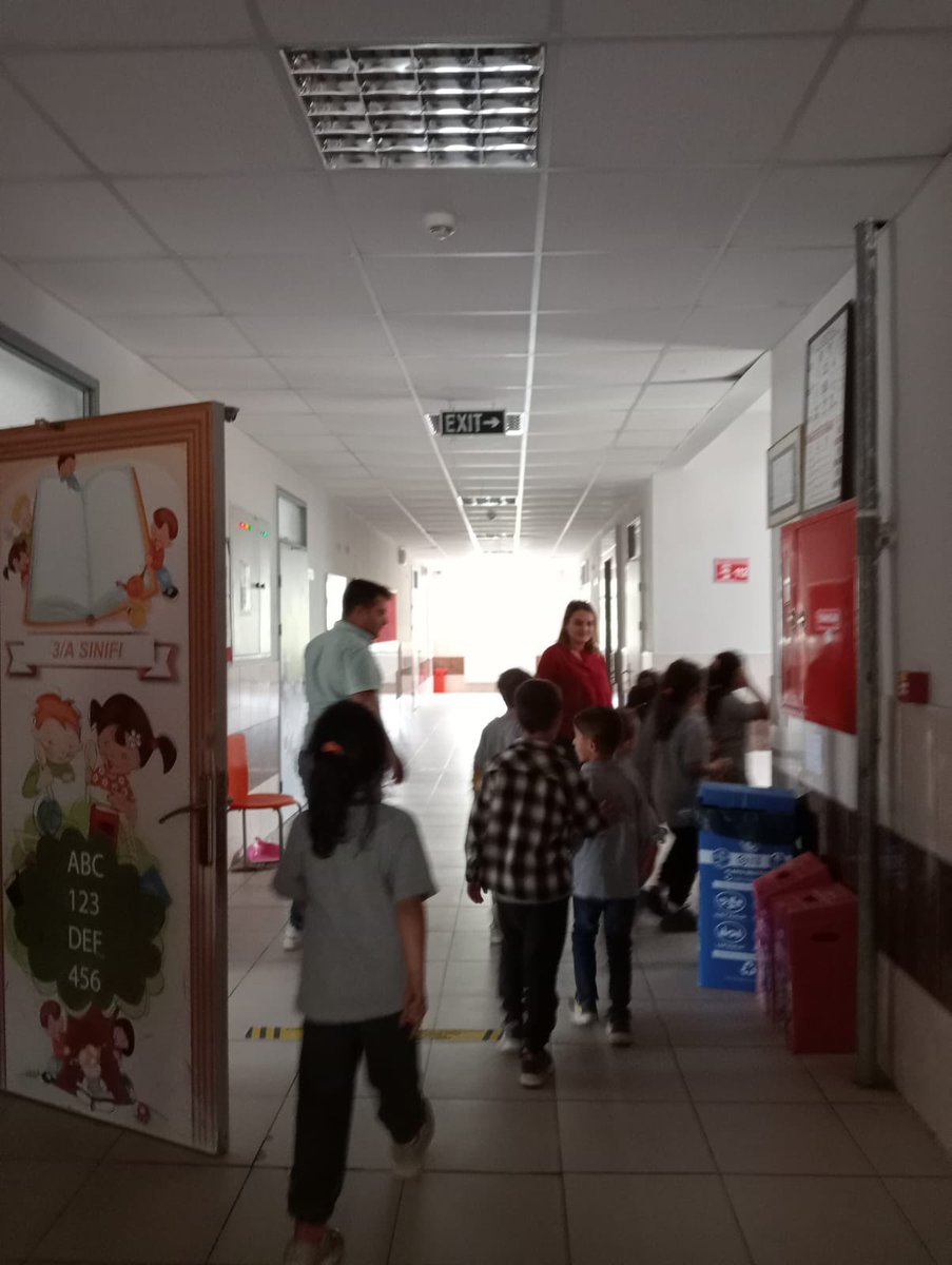 AliDimcay's tweet photo. Okulumuzda Sivil savunma kulübü kapsamında deprem tatbikatı yapıldı. 
@AlanyaMem 
@antalyamem07 
@YUSUFYILMAZ0759 
@MustafaTur50930 https://t.co/ISez3Iv635