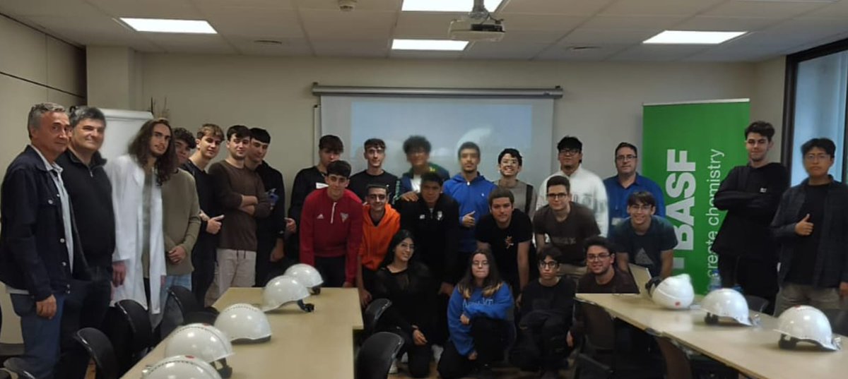 L'alumnat de CFGS de Química Industrial de 1r curs, va tenir l'oportinitat de visitar l'empresa BASF <a href="/BASF_ES/">BASF España</a> per conèixer de primera mà com és el funcionament d'una empresa del sector. #IndústriaQuímica #Innovació #DesenvolupamentSostenible #IndustriaQuímica