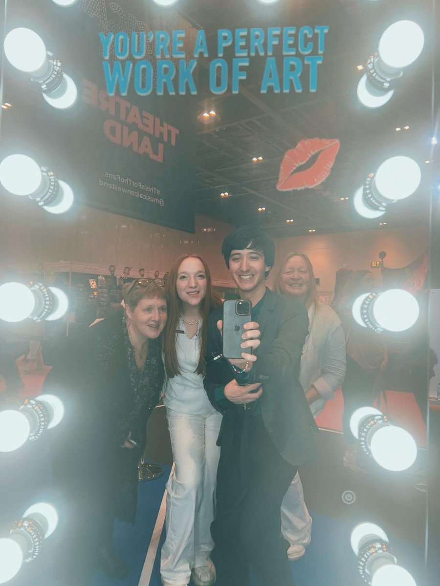 Musical Theatre Review tweet media