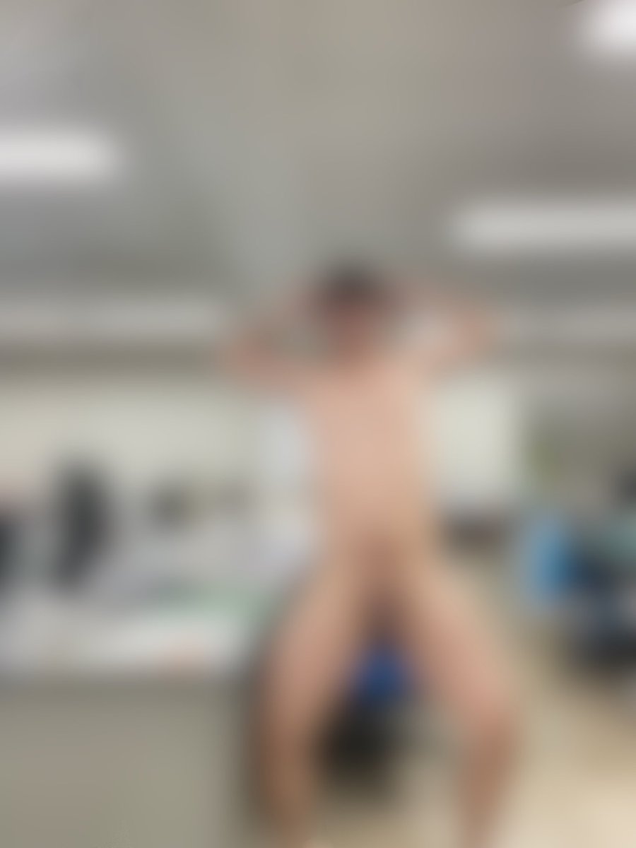 Q07R0's tweet photo. #S女 #M男  #職場全裸オナニー https://t.co/2Z1GbQHTrU